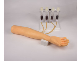 BRAS D ENTRAINEMENT POUR INJECTION INTRAVEINEUSE ET PERFUSION