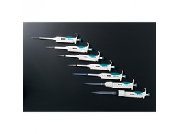 SET OF 3 MICROPIPETTES - INCL. TIPS