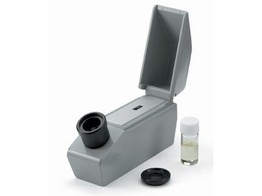 REFRACTOMETRE GEMMOLOGIQUE AVEC POLARISCOPE