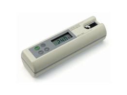 EUROMEX DIGITALEN HANDREFRAKTOMETER 0-35 BRIX  RD.6735