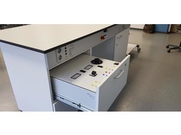 EINGEBAUTES NIEDERSPANNUNGSNETZTEIL FUR LABOR 0-30V AC/DC 20A