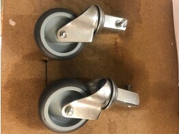 2 WIELEN VOOR CALLERO WAGEN VAN GRATNELLS